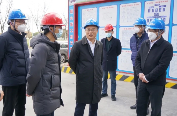 常熟市委、市政府领导走访慰问江苏永丰建设集团在建项目部